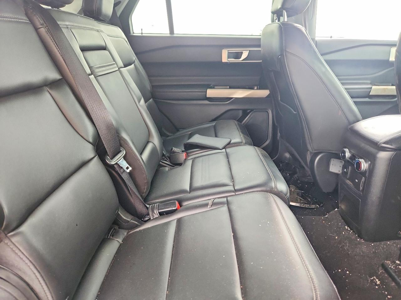 2023 FORD EXPLORER XLT photo 21