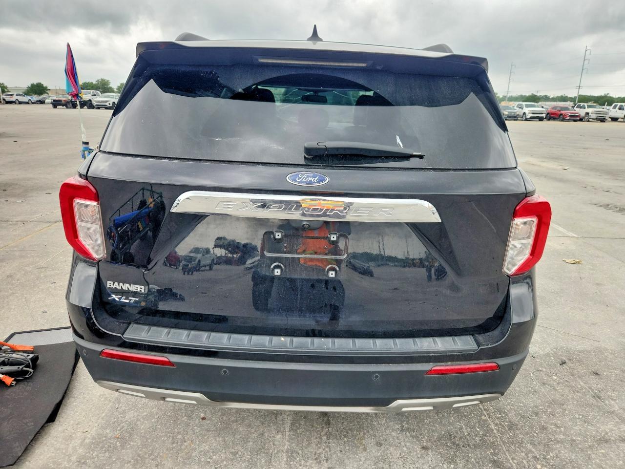 2023 FORD EXPLORER XLT photo 11