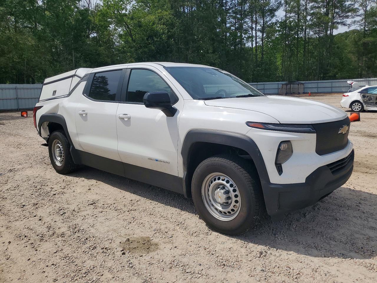 2025 CHEVROLET SILVERADO photo 7