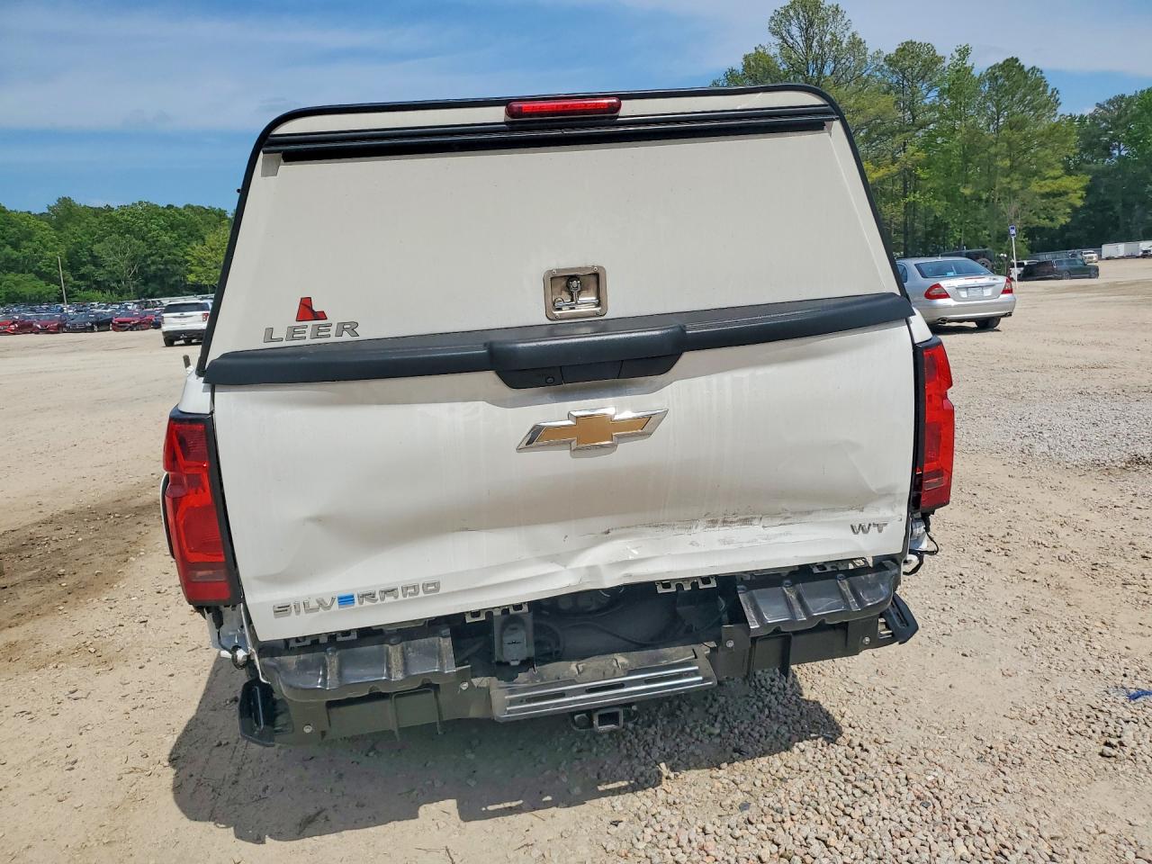 2025 CHEVROLET SILVERADO photo 11