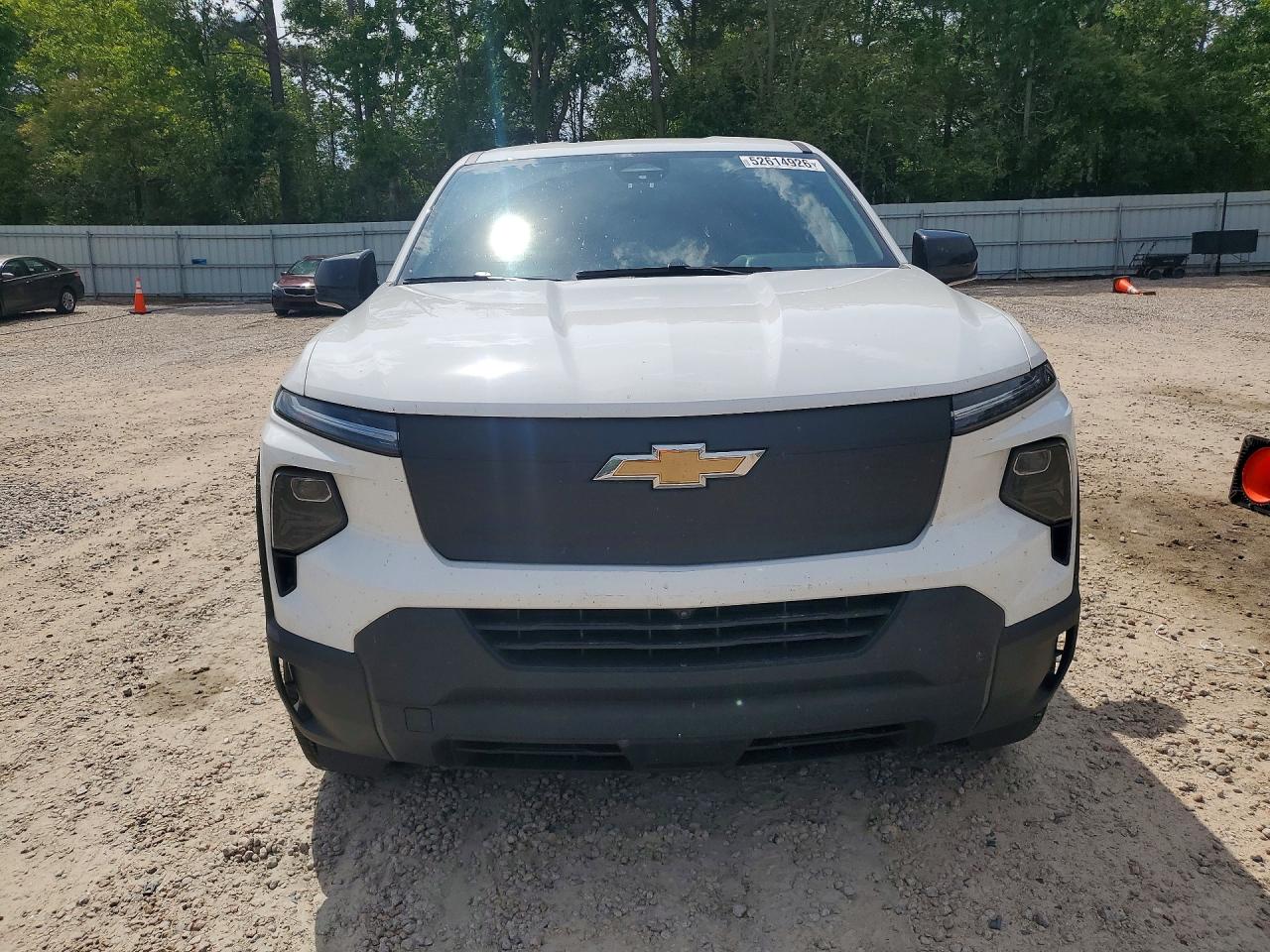 2025 CHEVROLET SILVERADO photo 9