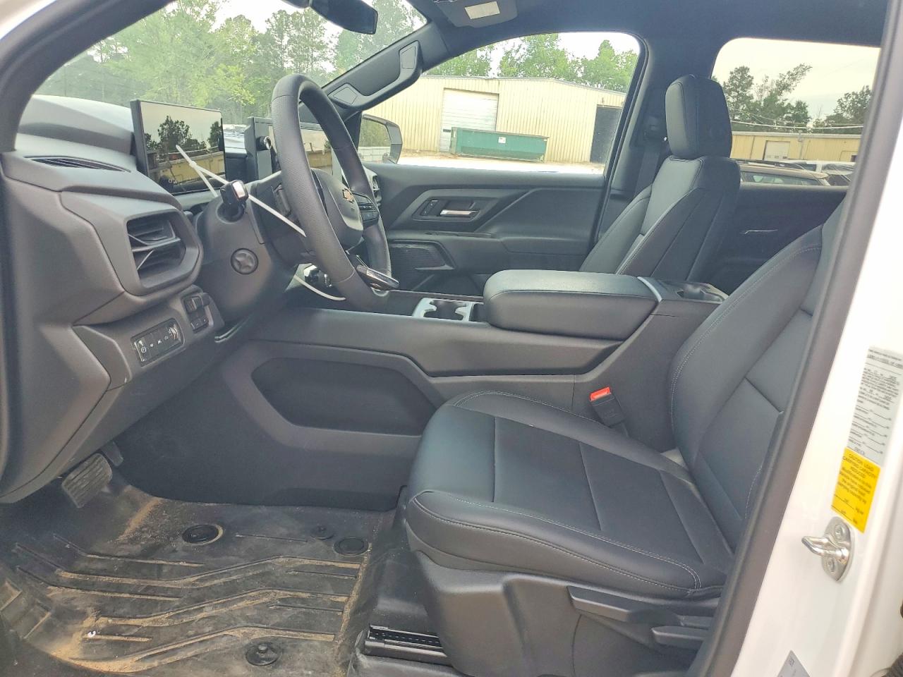 2025 CHEVROLET SILVERADO photo 13