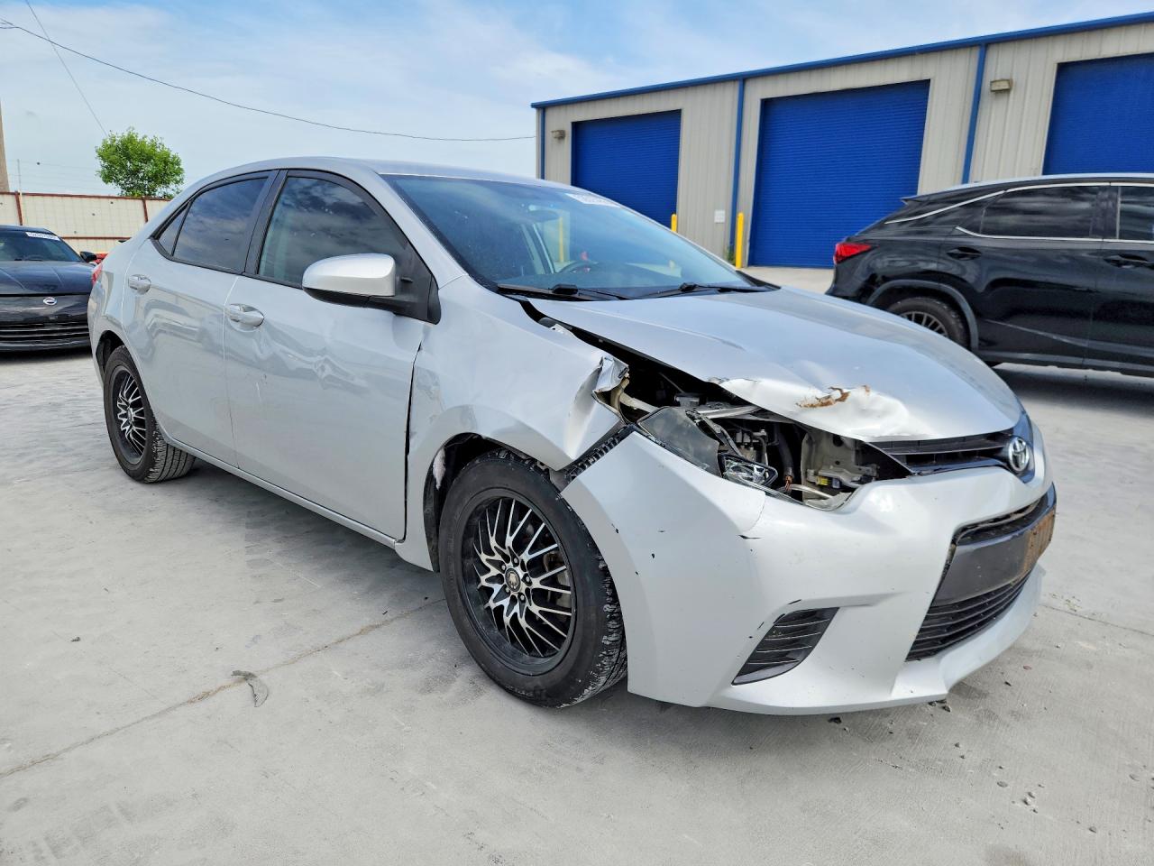 2016 TOYOTA COROLLA LE photo 10