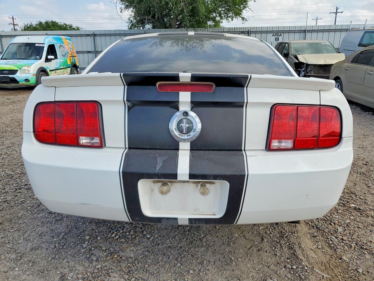 2008 FORD MUSTANG photo 16