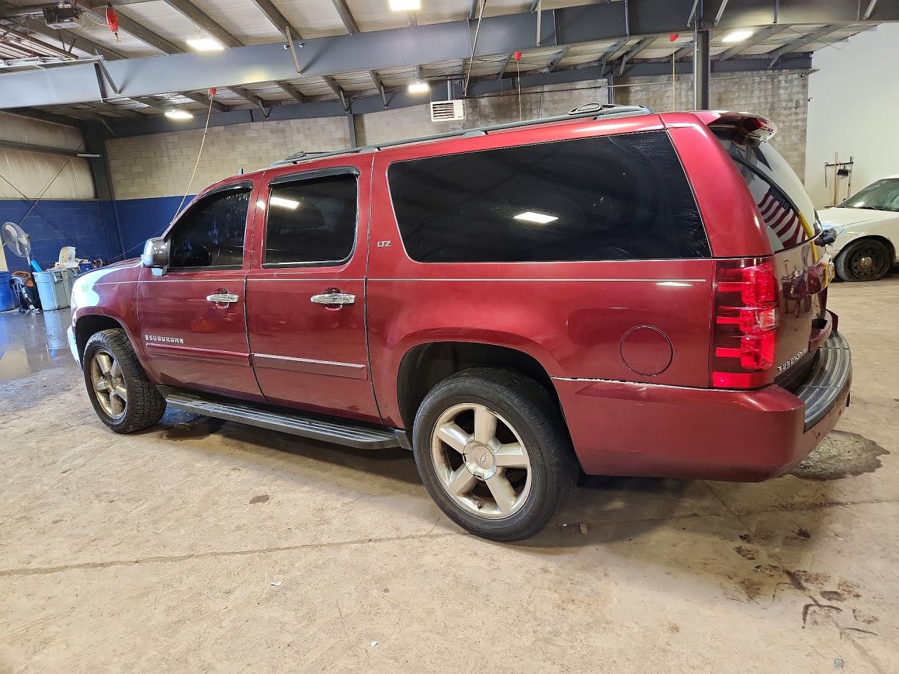 2008 CHEVROLET SUBURBAN K1500 LS photo 3