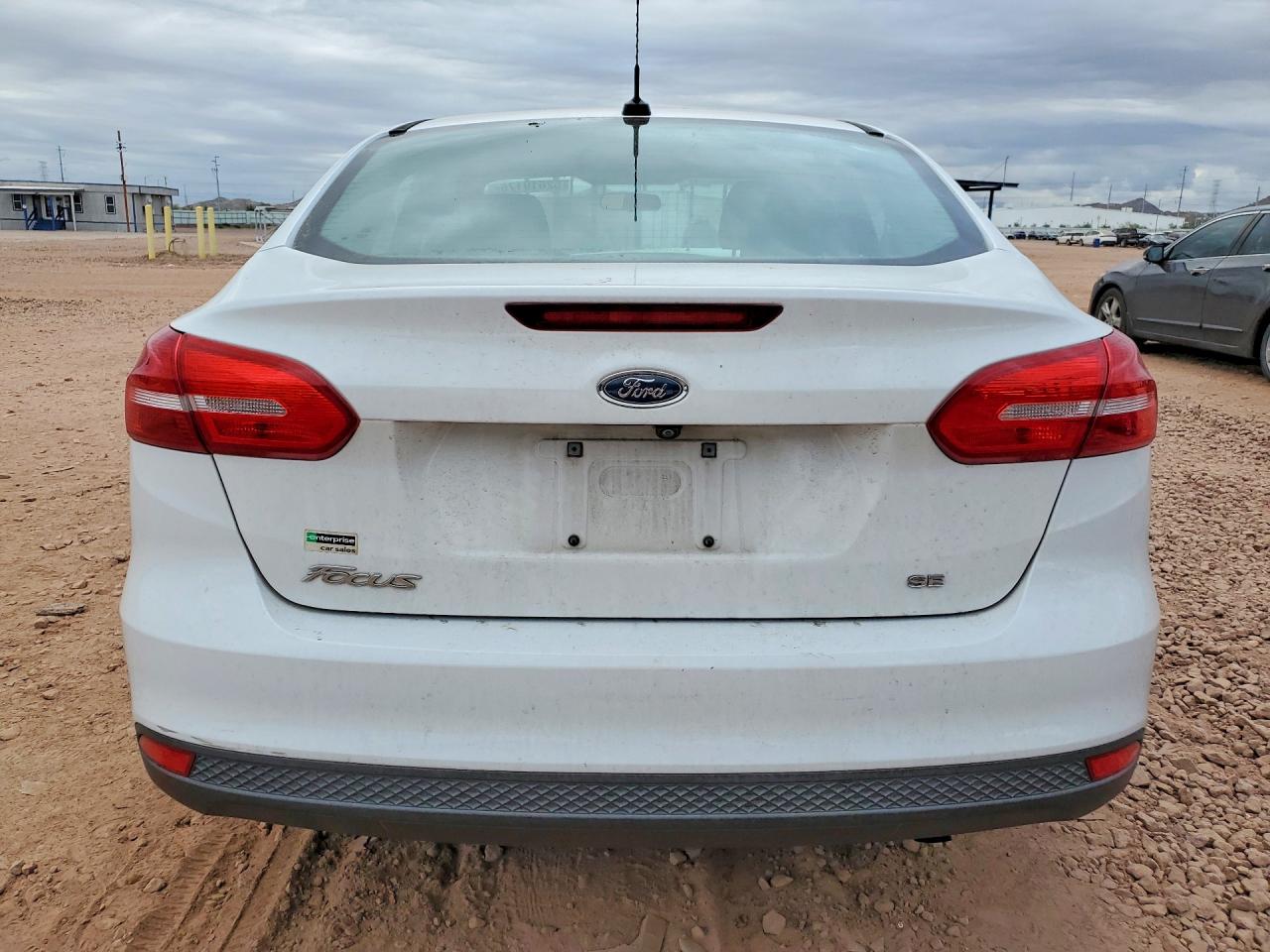2018 FORD FOCUS SE photo 11
