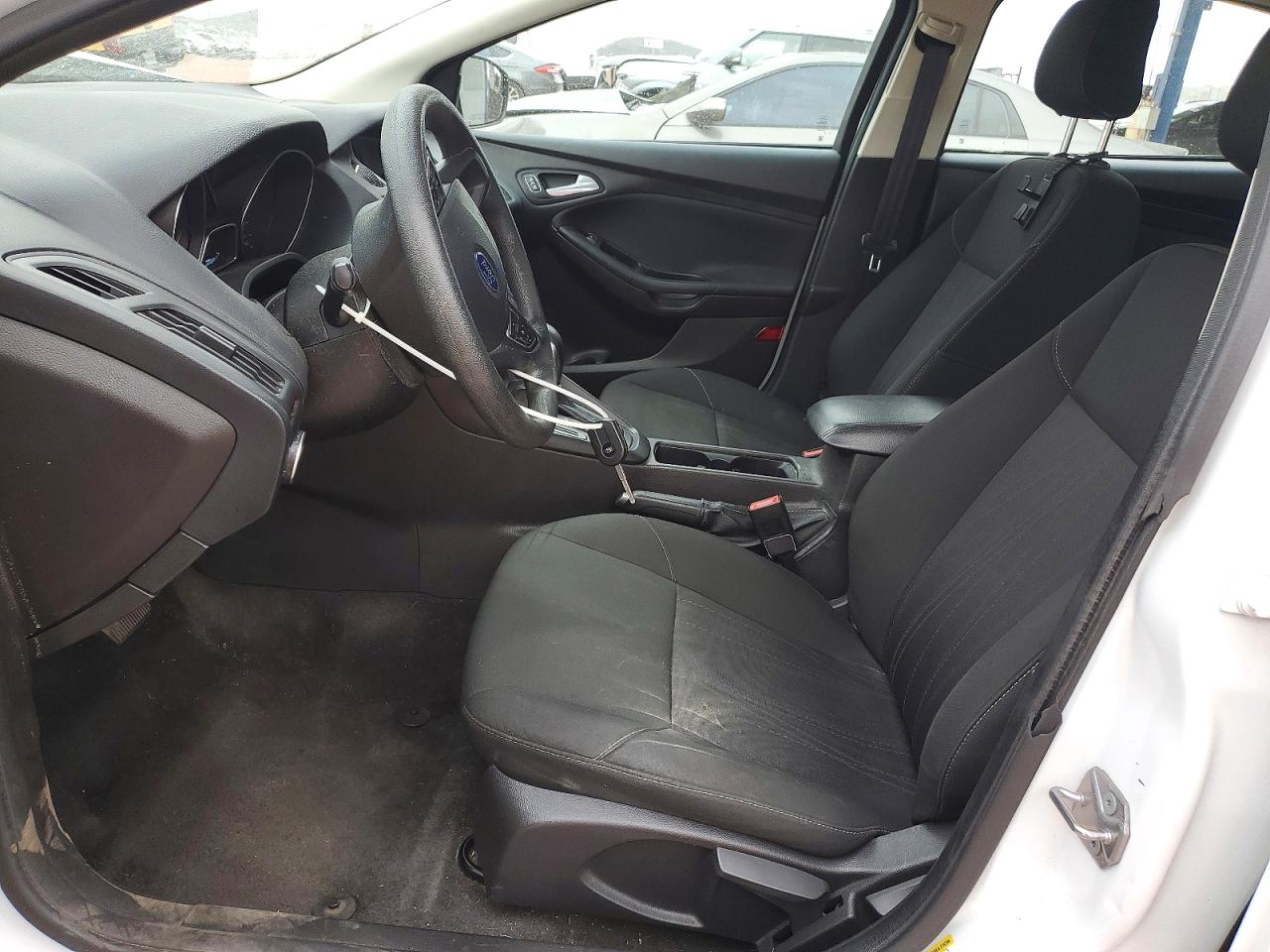 2018 FORD FOCUS SE photo 13
