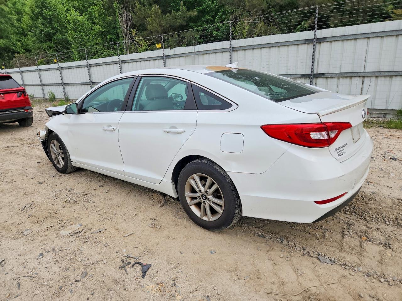 2015 HYUNDAI SONATA SE photo 3