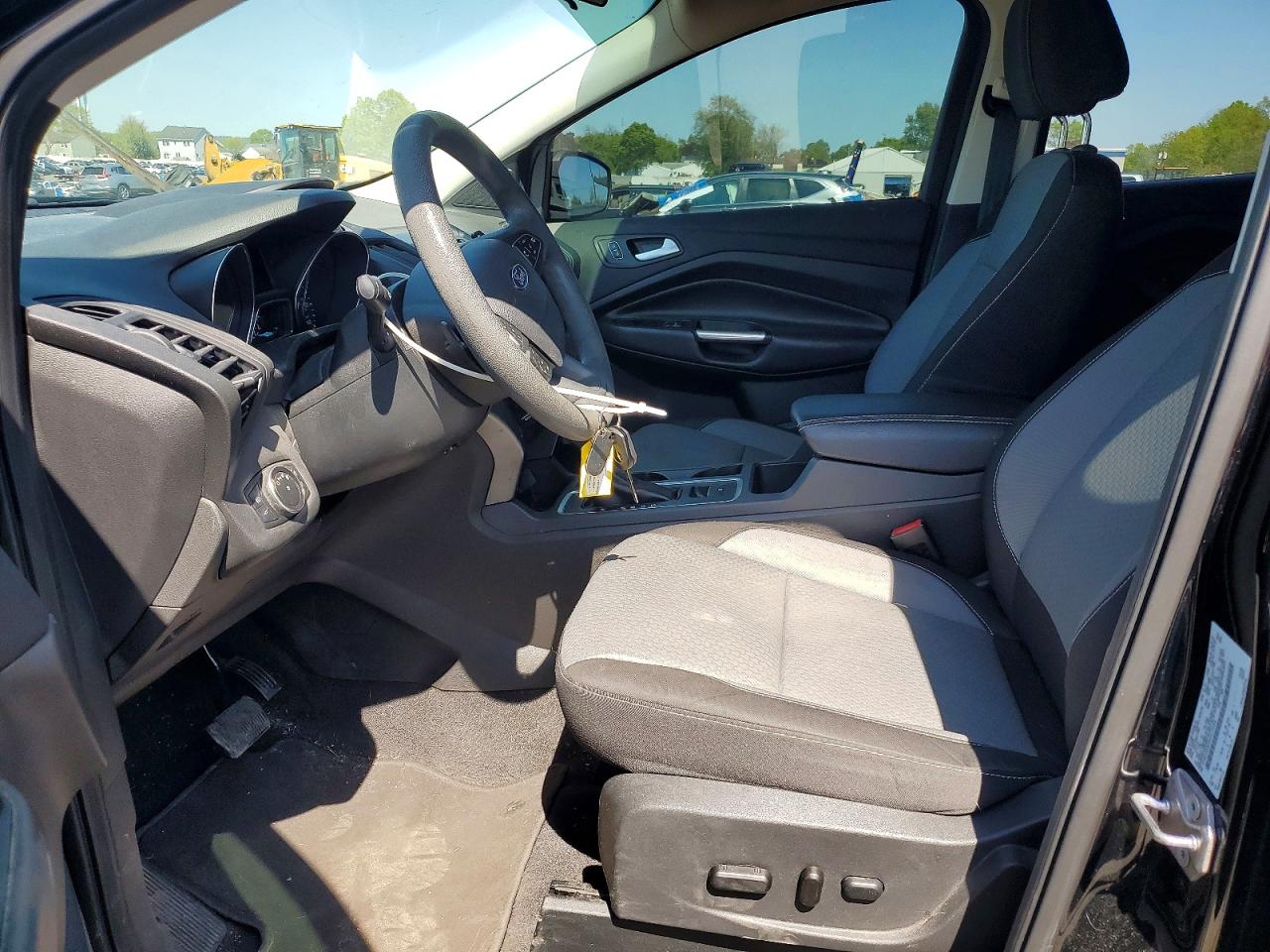 2017 FORD ESCAPE SE photo 13