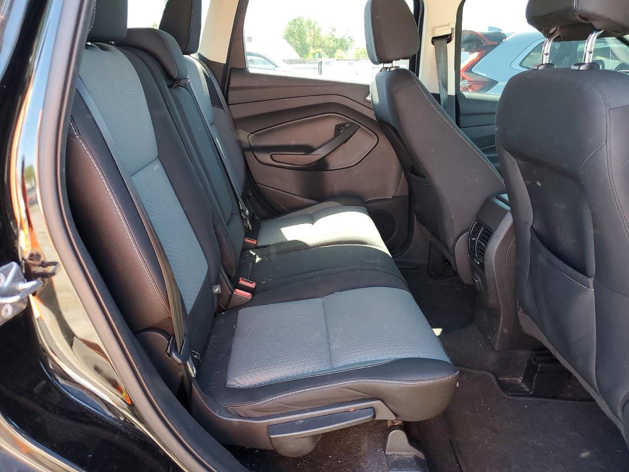 2017 FORD ESCAPE SE photo 21