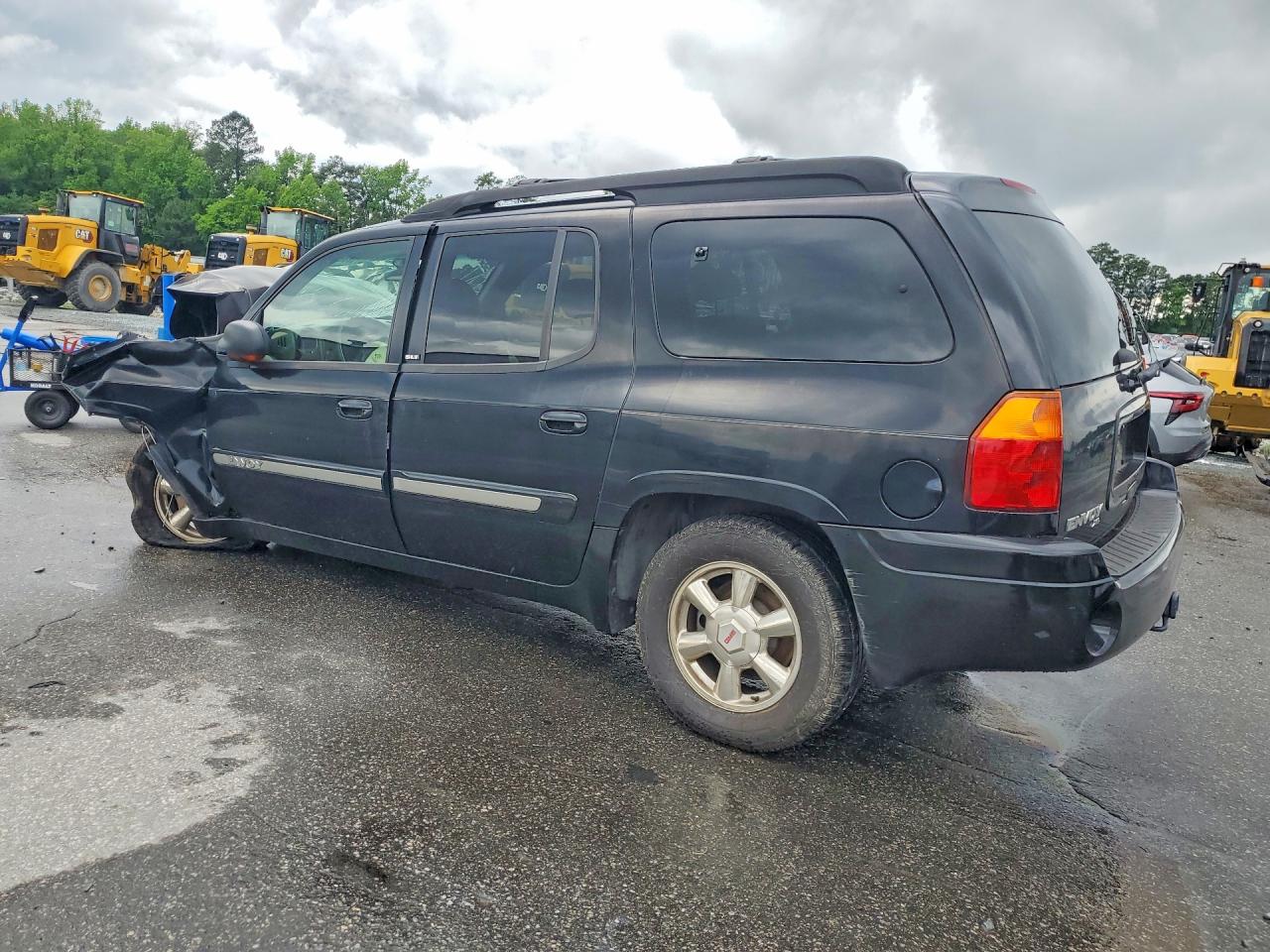 2002 GMC ENVOY XL photo 2