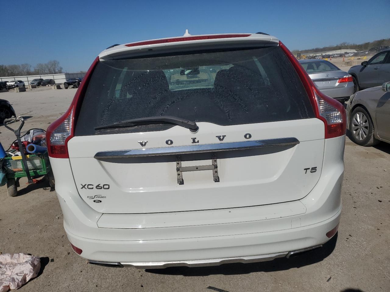 2015 VOLVO XC60 photo 6
