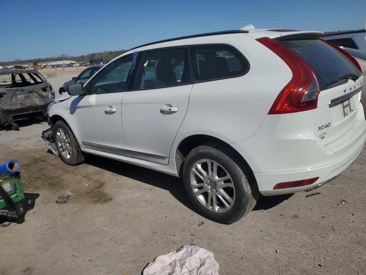 2015 VOLVO XC60 photo 2