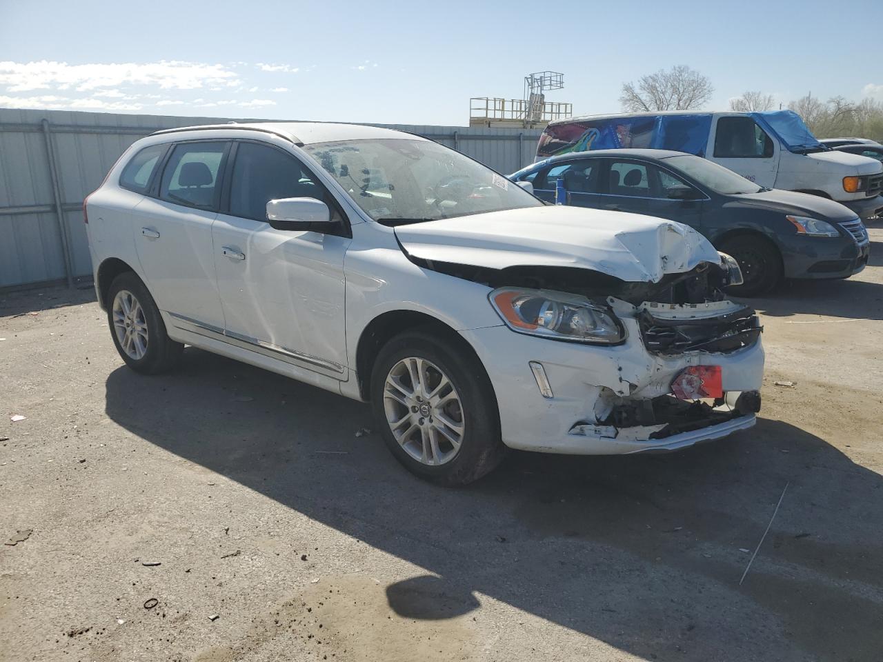 2015 VOLVO XC60 photo 4