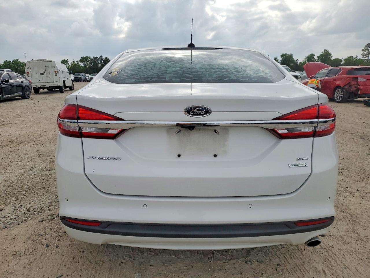 2017 FORD FUSION SE photo 6
