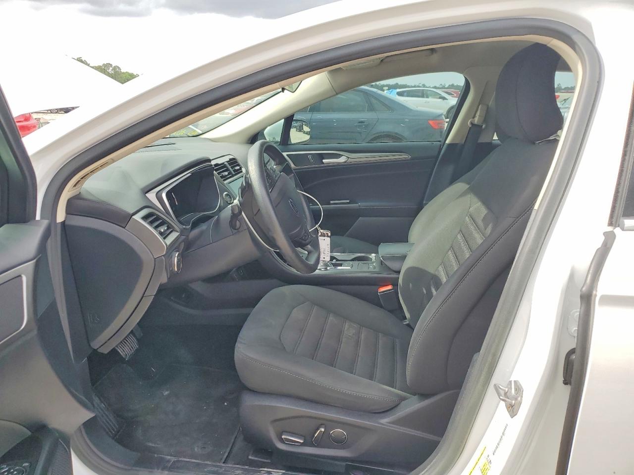 2017 FORD FUSION SE photo 7