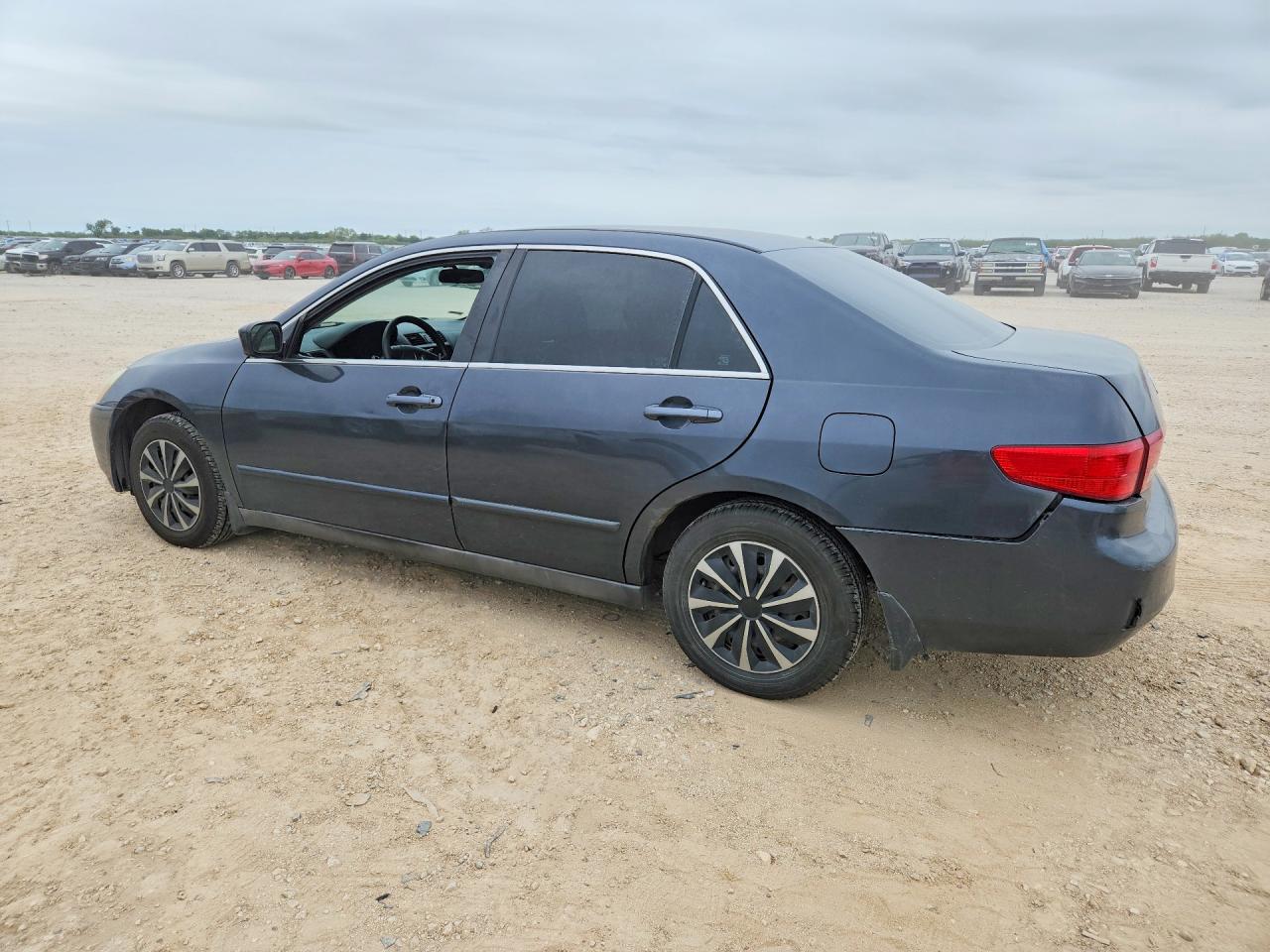 2005 HONDA ACCORD LX photo 2