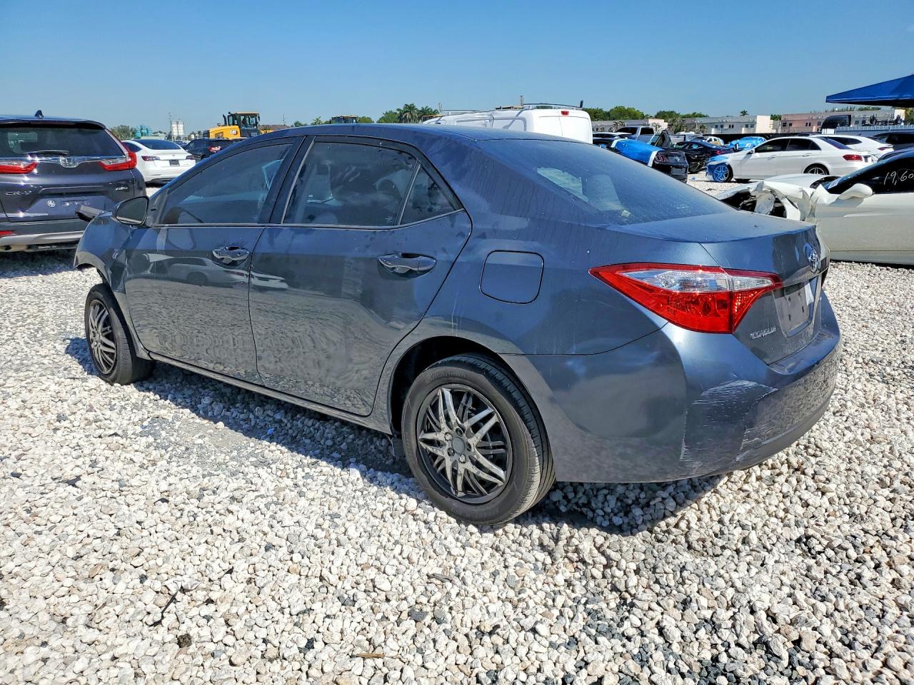 2016 TOYOTA COROLLA LE photo 4
