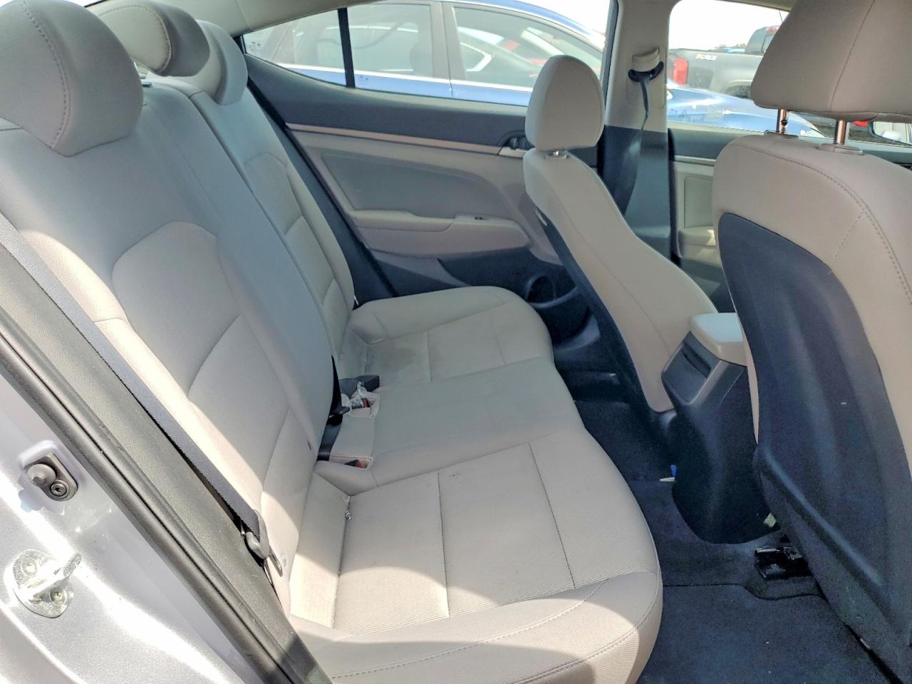 2017 HYUNDAI ELANTRA SE photo 19