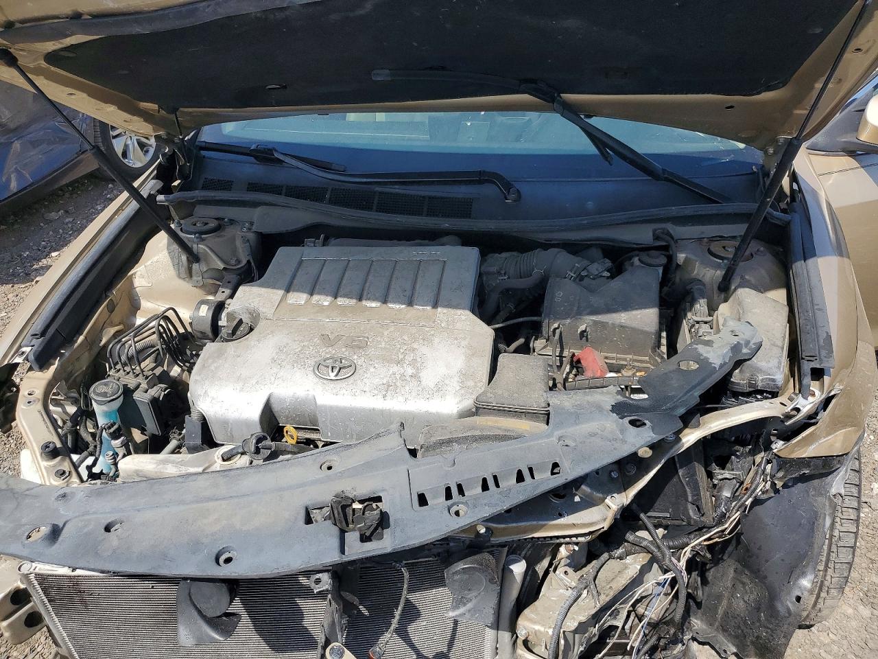 2012 TOYOTA CAMRY XLE V6 photo 21