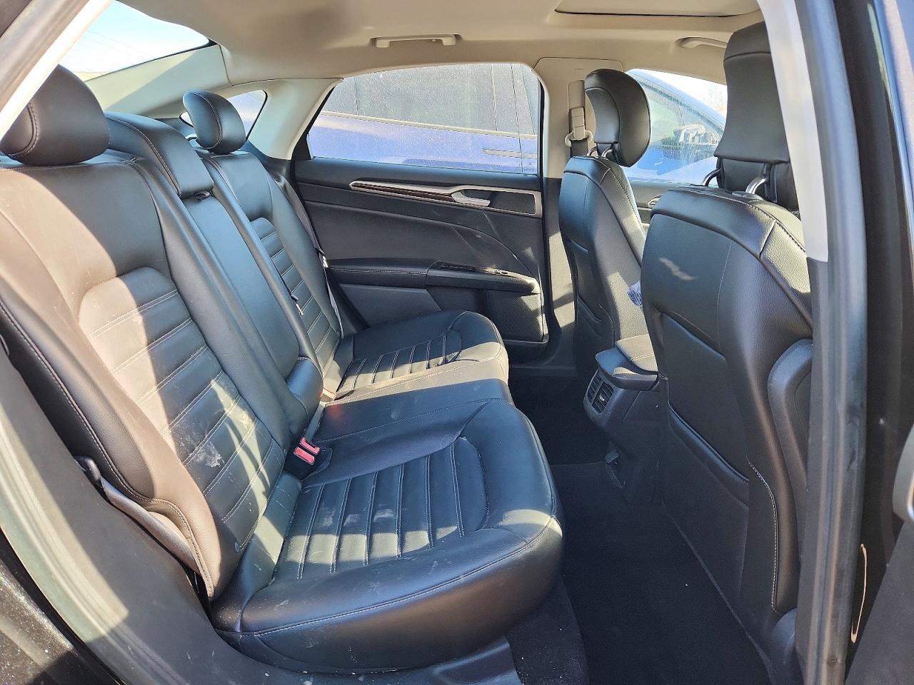 2013 FORD FUSION SE photo 19