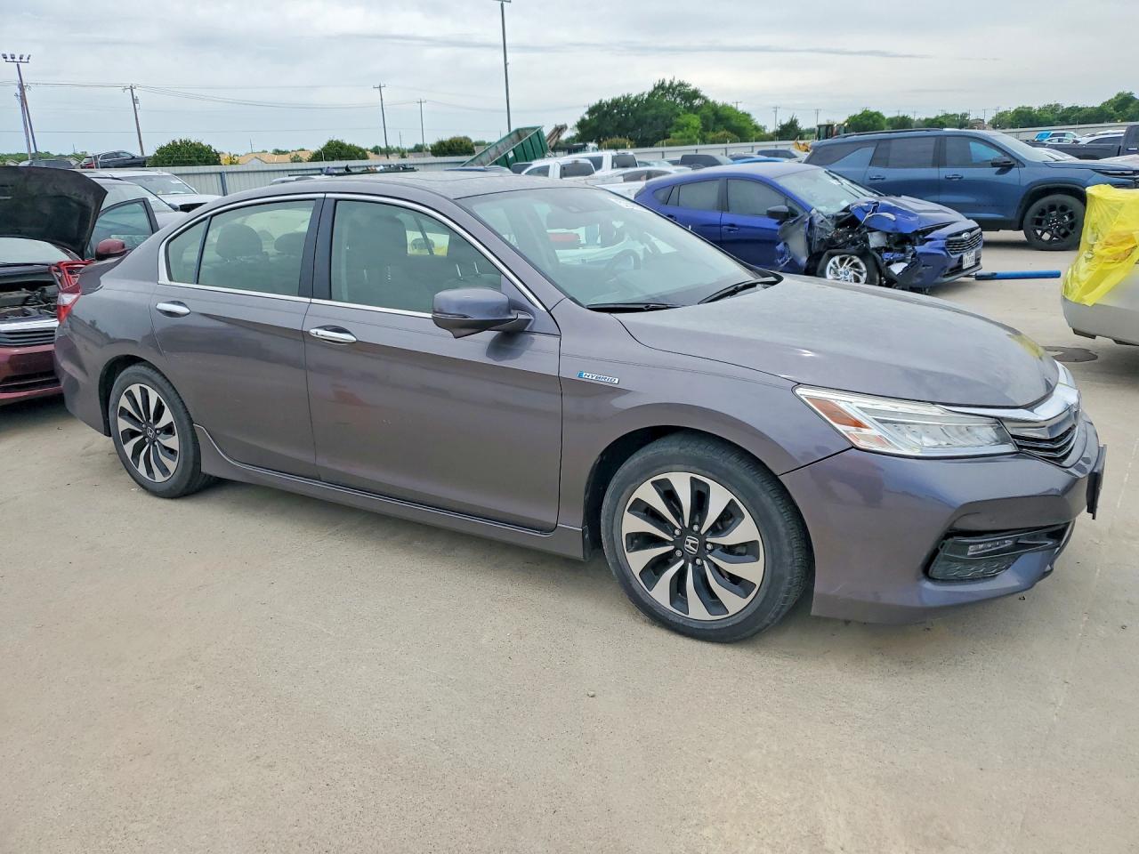 2017 HONDA ACCORD TOURING HYBRID photo 7
