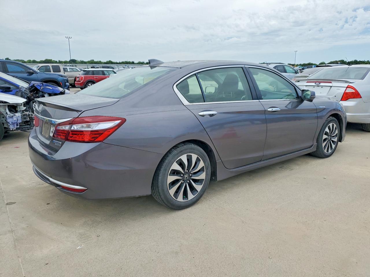 2017 HONDA ACCORD TOURING HYBRID photo 5