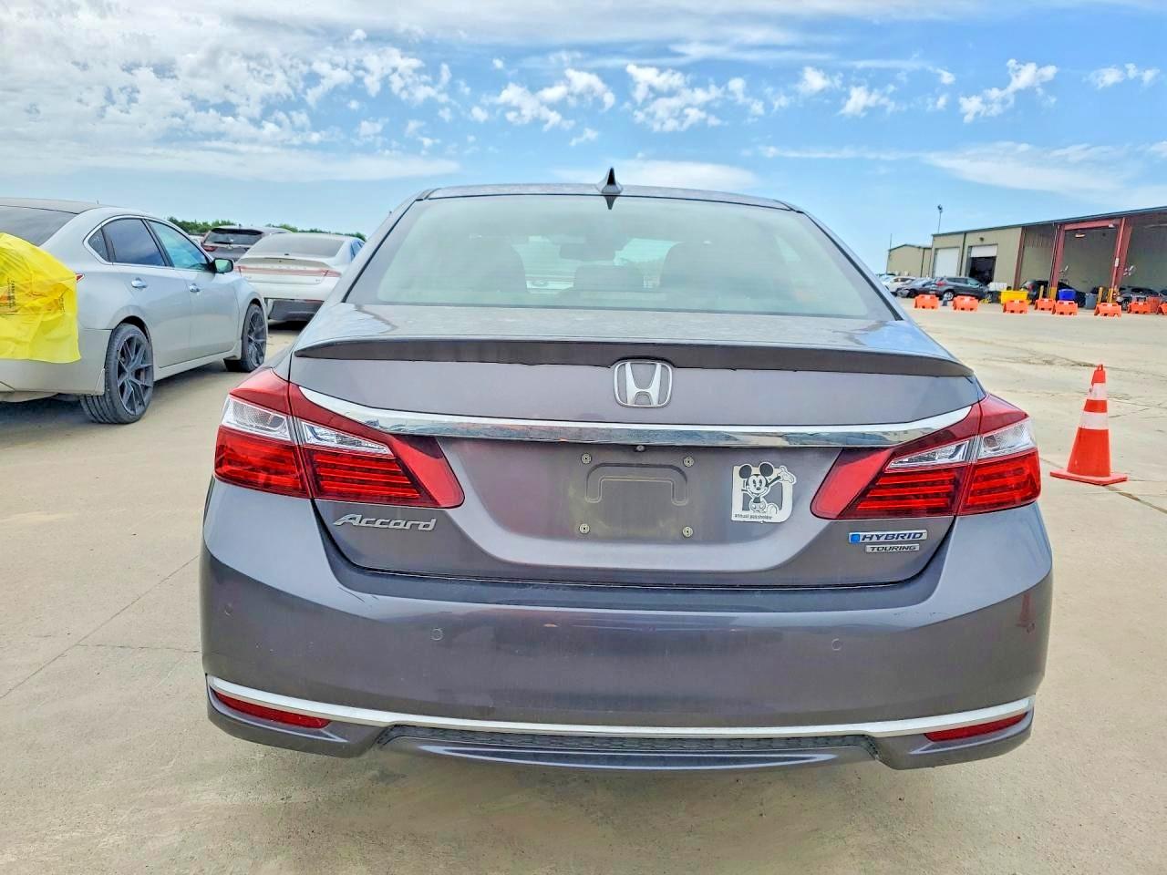 2017 HONDA ACCORD TOURING HYBRID photo 11