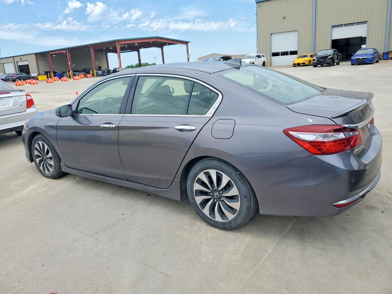 2017 HONDA ACCORD TOURING HYBRID photo 3