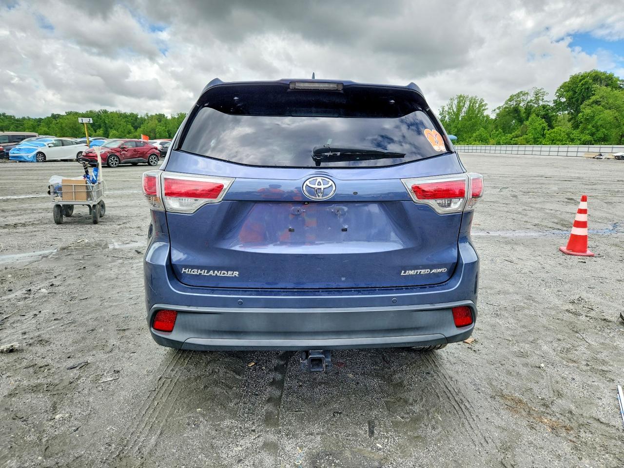 2016 TOYOTA HIGHLANDER LIMITED PLATINUM photo 6