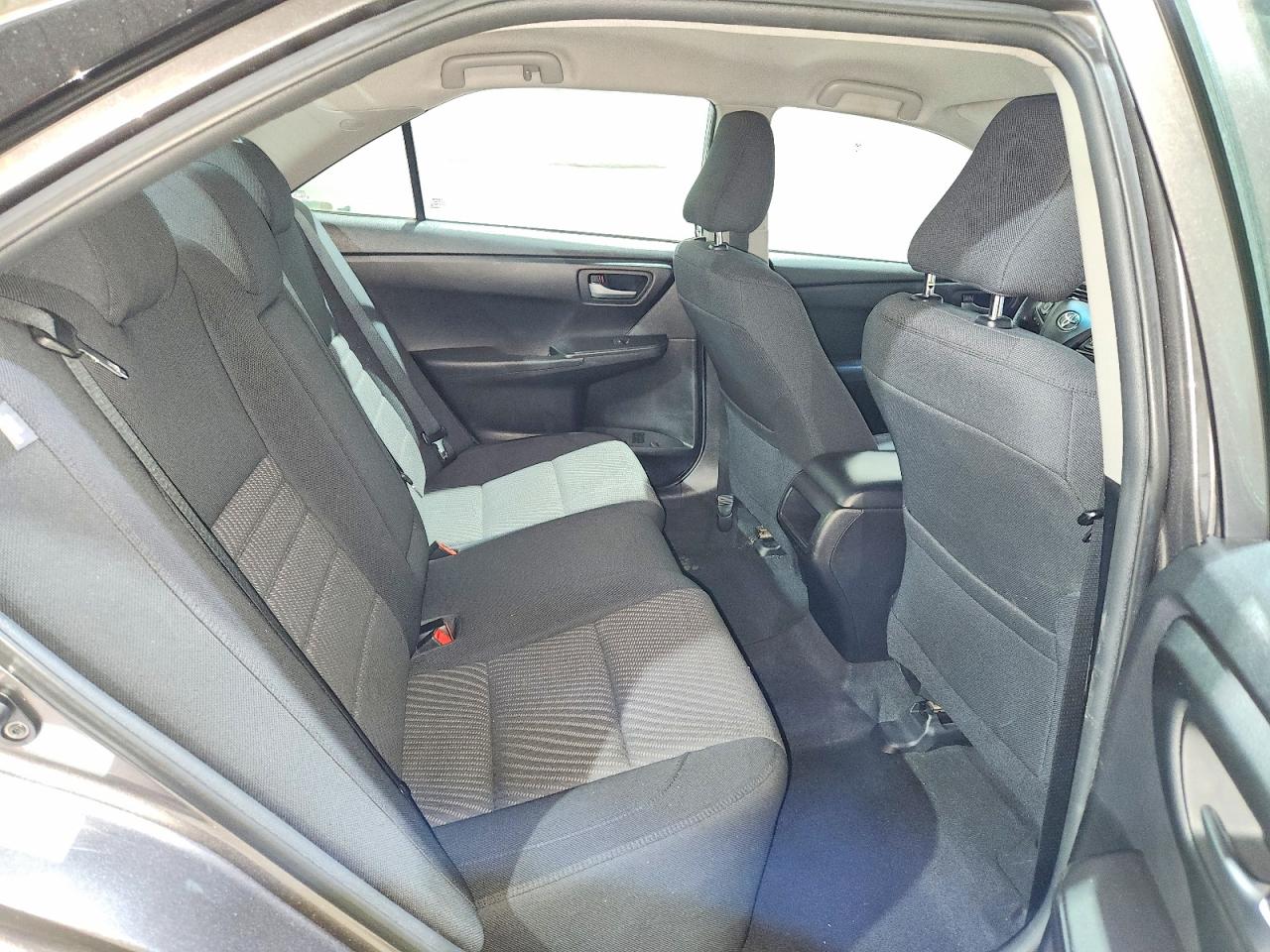 2016 TOYOTA CAMRY LE photo 19
