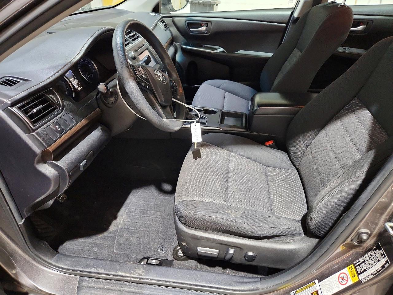 2016 TOYOTA CAMRY LE photo 13