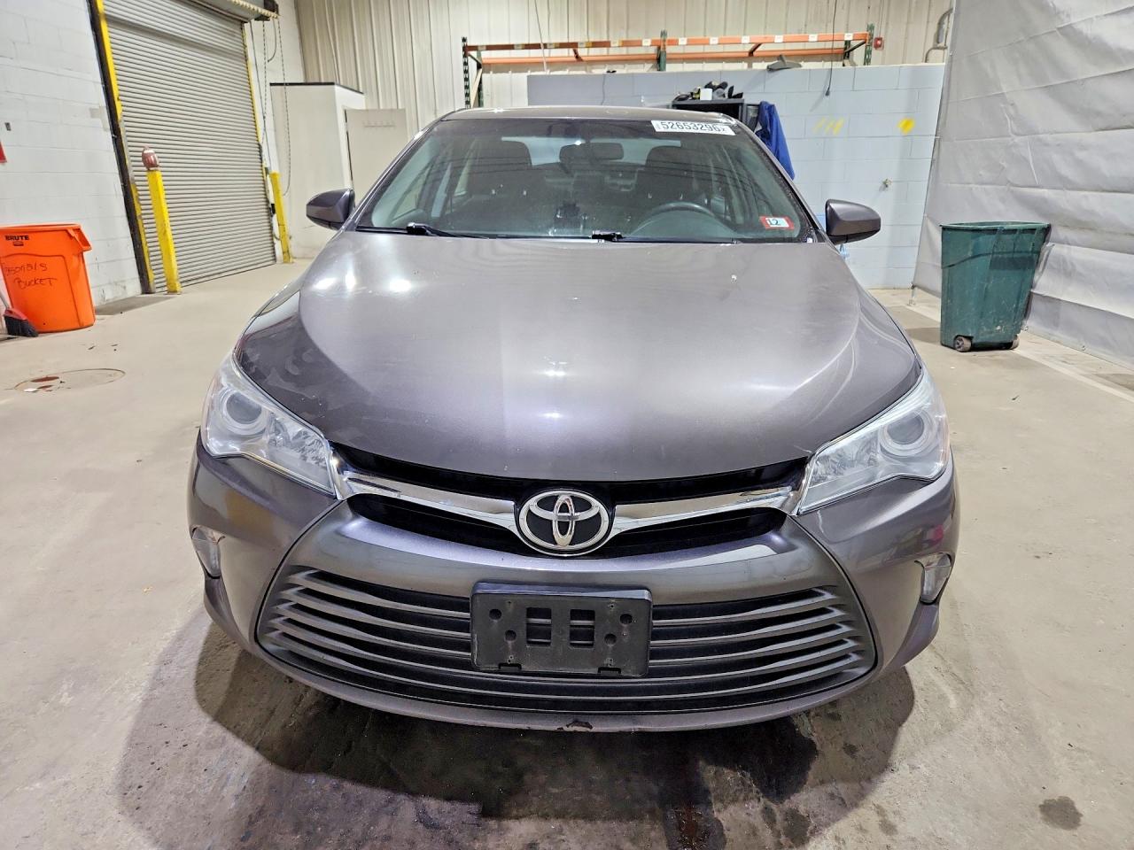 2016 TOYOTA CAMRY LE photo 9