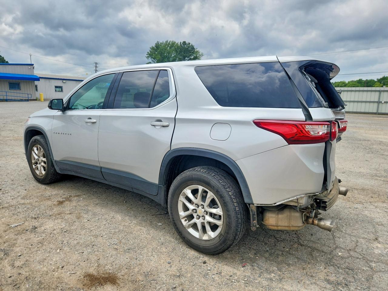 2020 CHEVROLET TRAVERSE LS photo 3