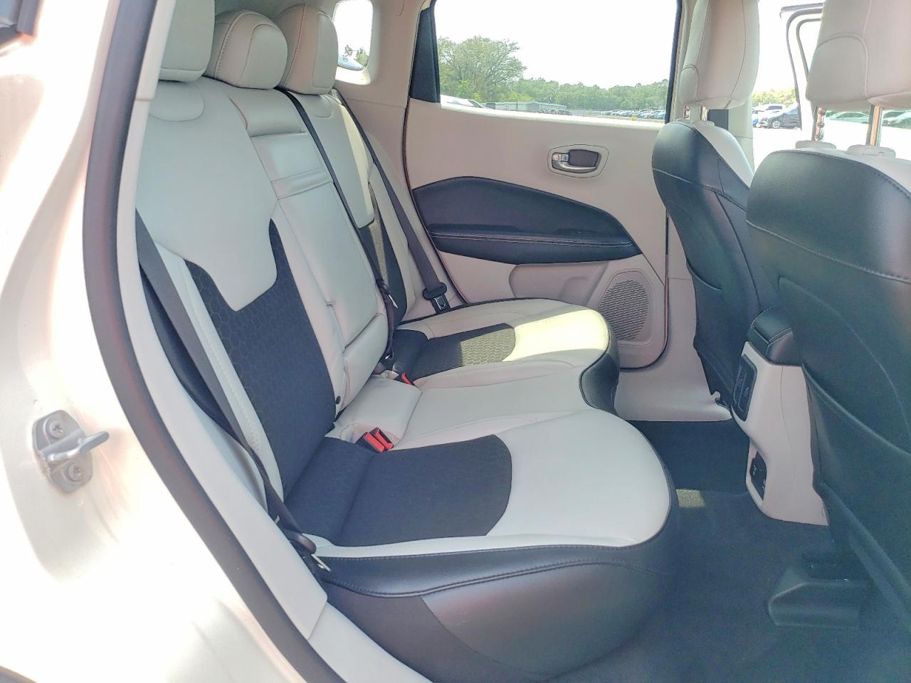 2019 JEEP COMPASS LATITUDE photo 31