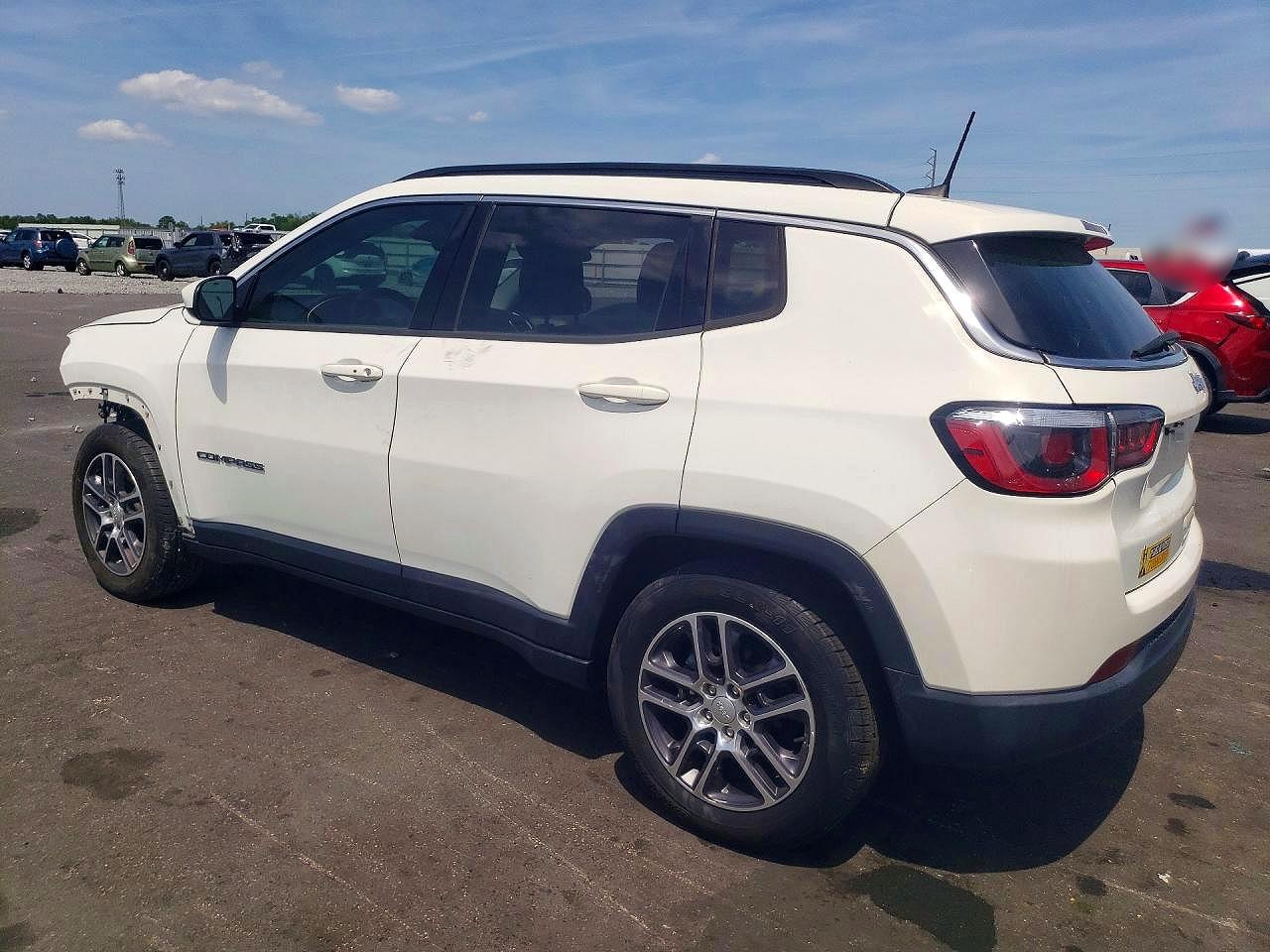 2019 JEEP COMPASS LATITUDE photo 4