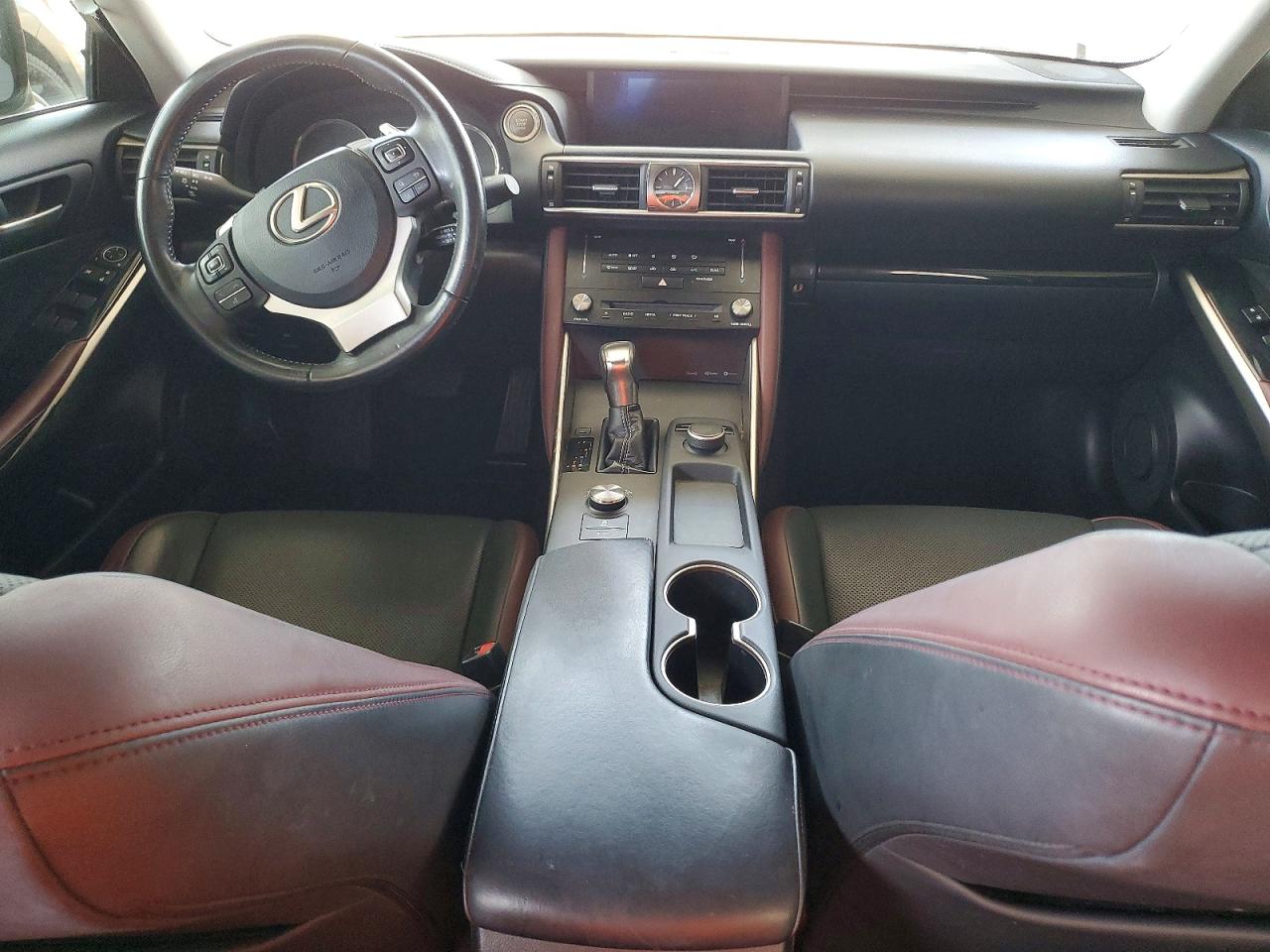 2017 LEXUS IS 200T photo 15