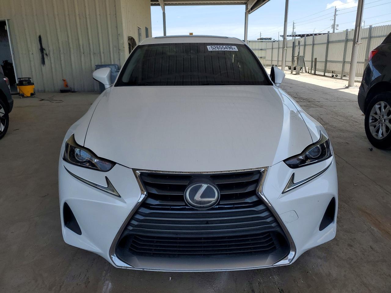 2017 LEXUS IS 200T photo 9