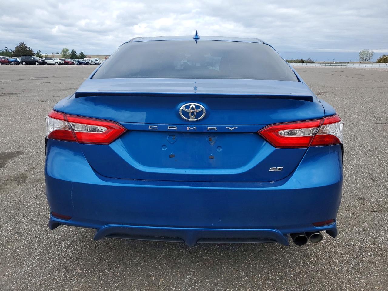 2020 TOYOTA CAMRY SE photo 16