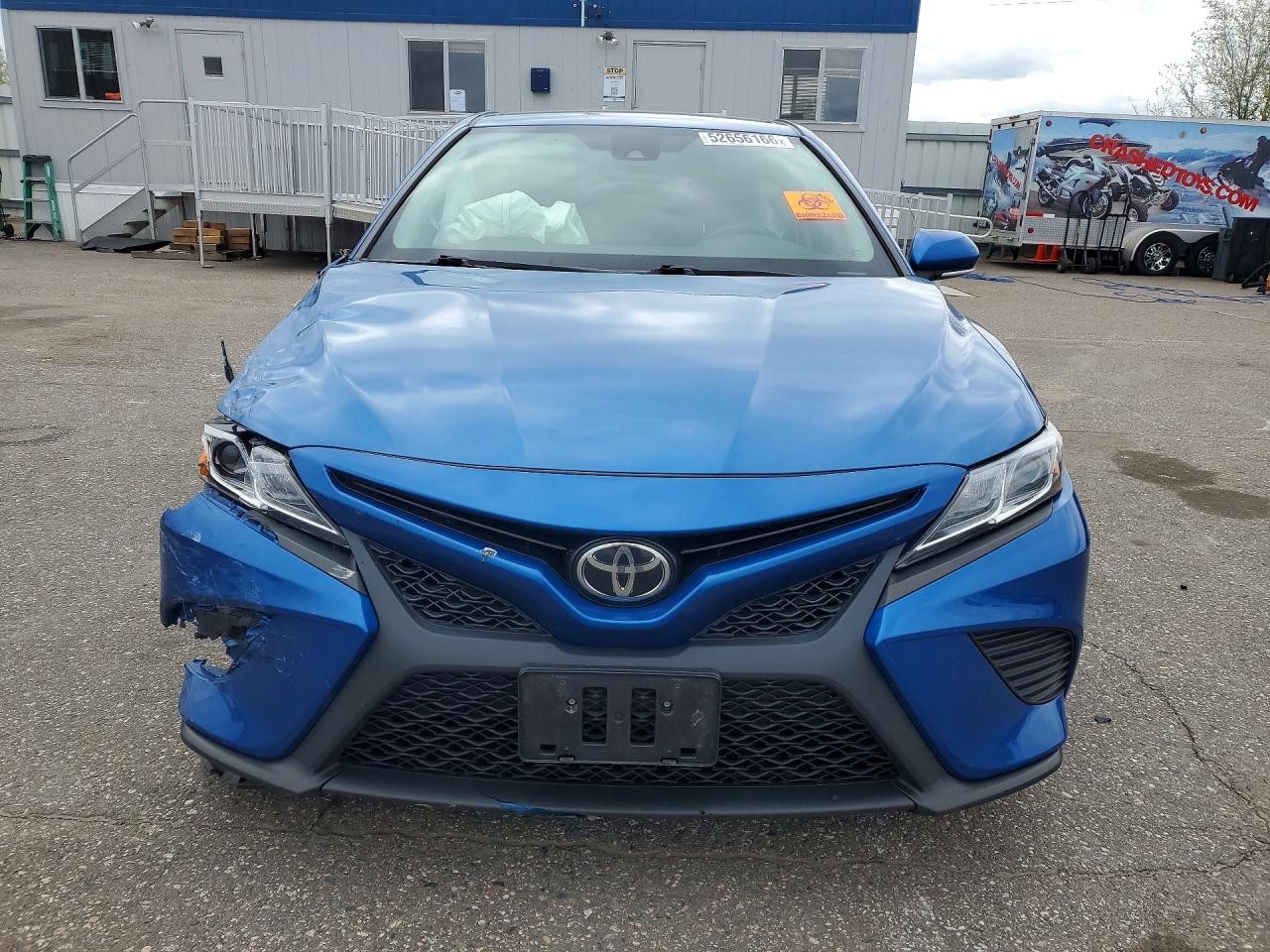 2020 TOYOTA CAMRY SE photo 13