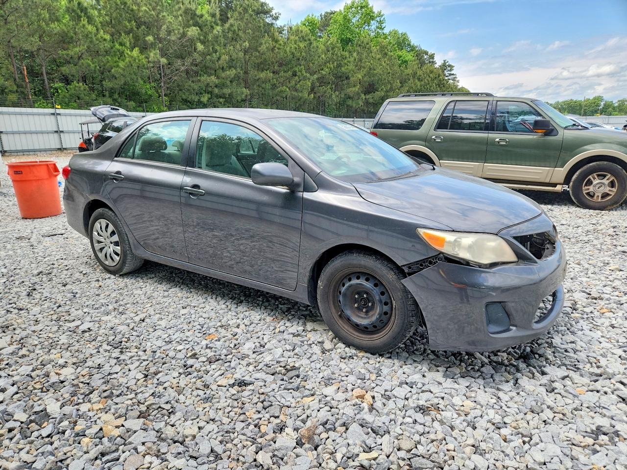 2013 TOYOTA COROLLA LE photo 10