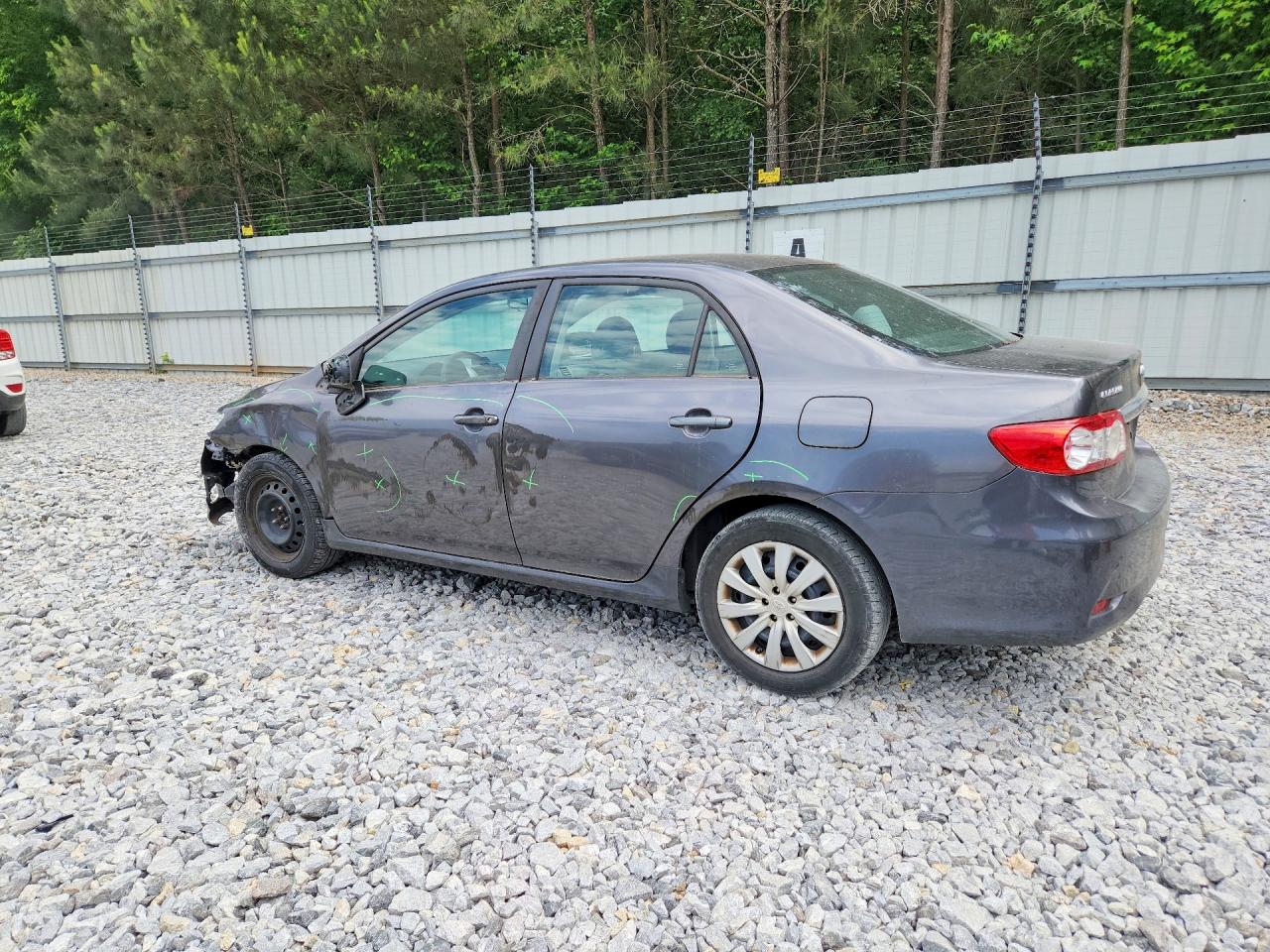 2013 TOYOTA COROLLA LE photo 4