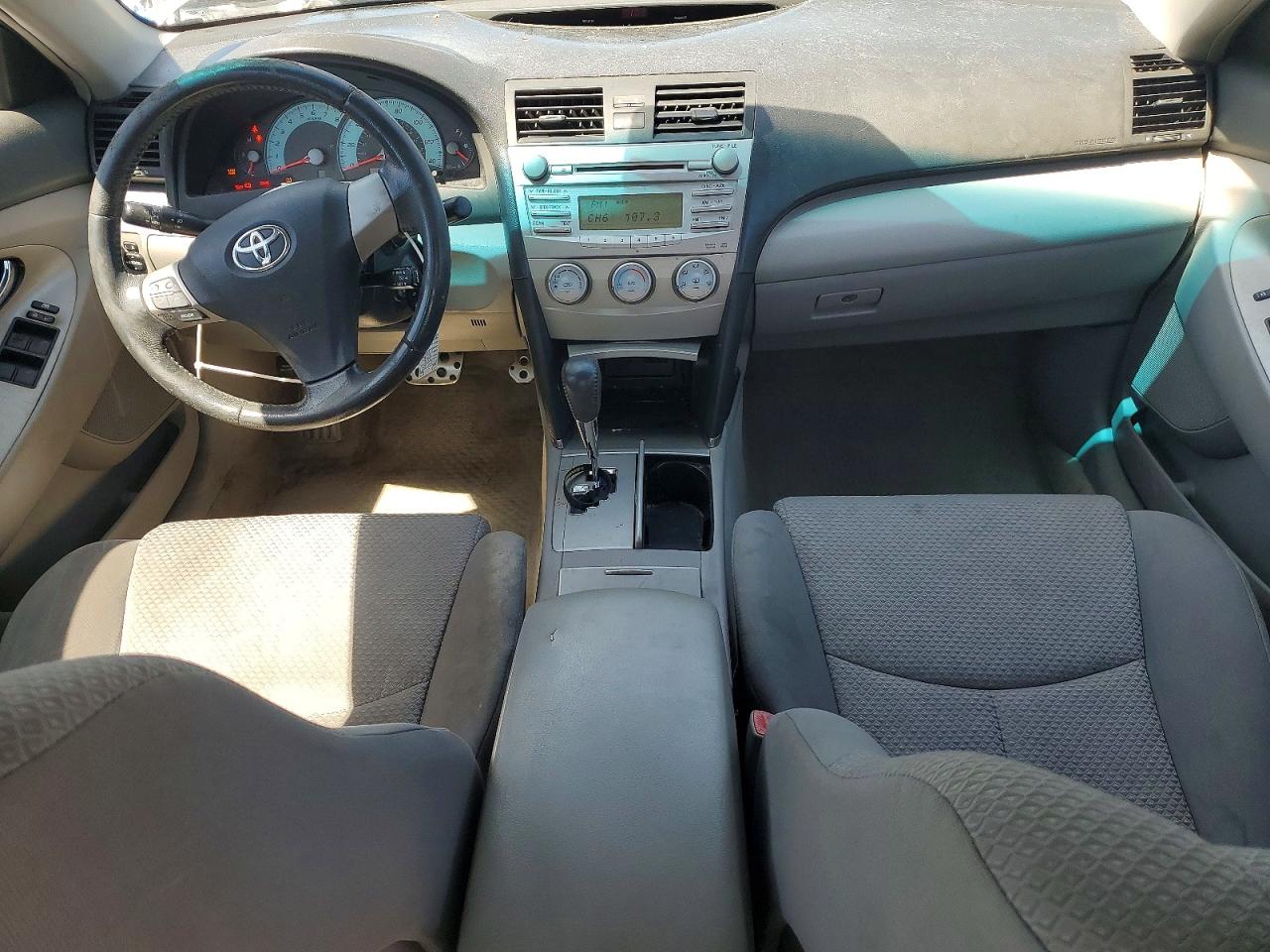 2011 TOYOTA CAMRY SE photo 22