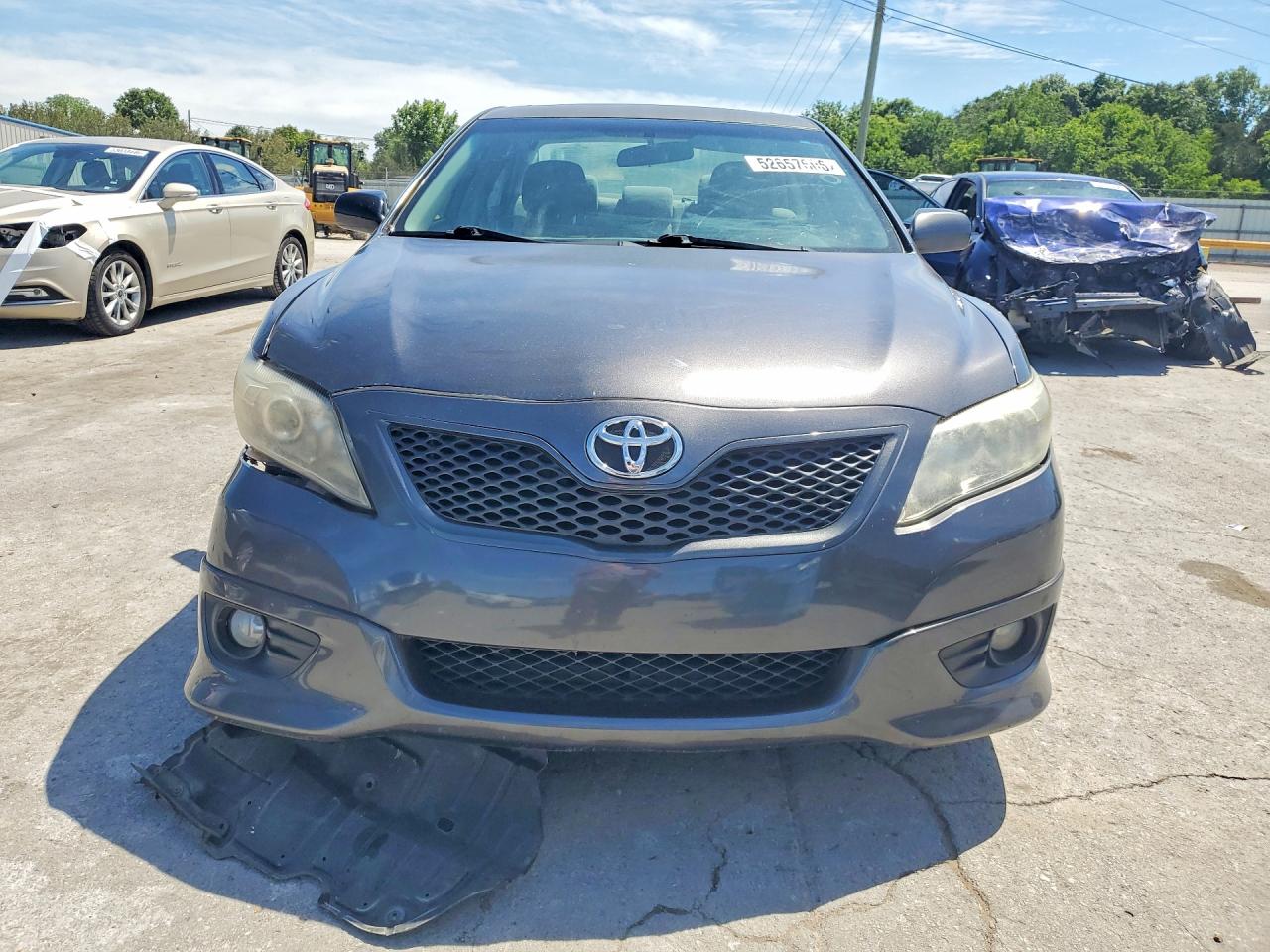 2011 TOYOTA CAMRY SE photo 13