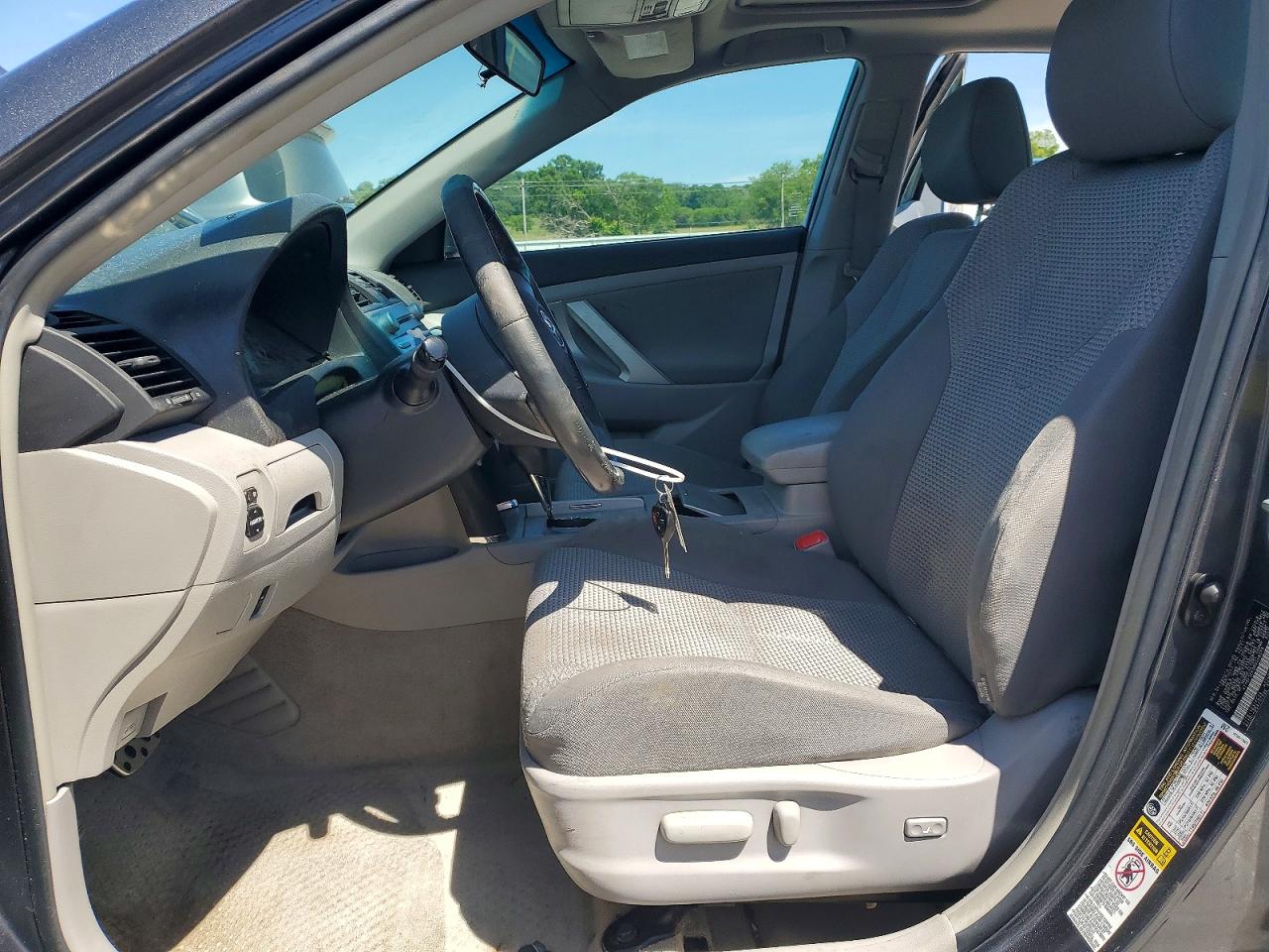 2011 TOYOTA CAMRY SE photo 19