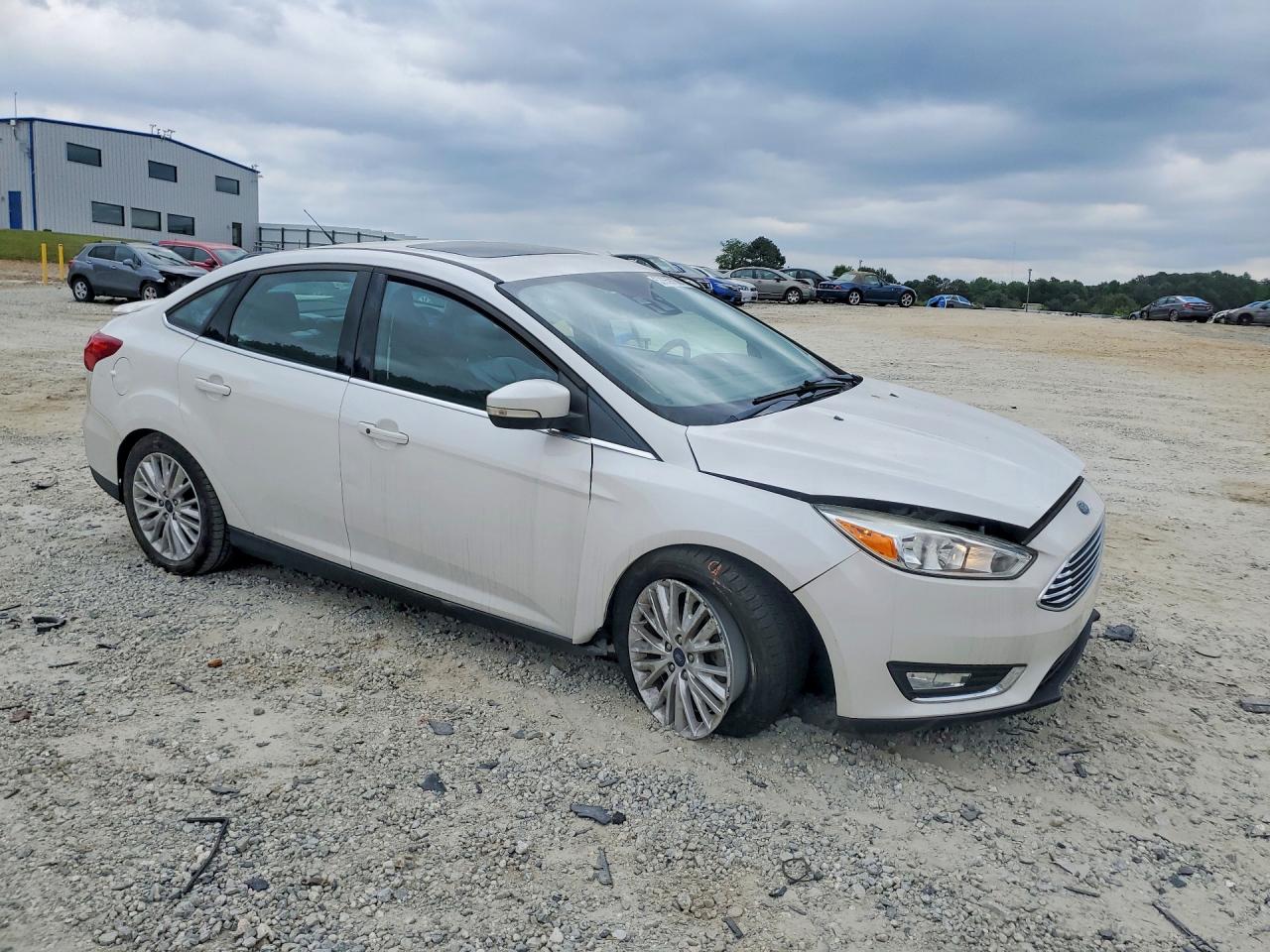 2017 FORD FOCUS TITANIUM photo 7