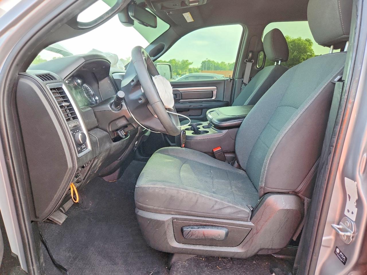 2022 RAM 1500 CLASSIC SLT photo 13