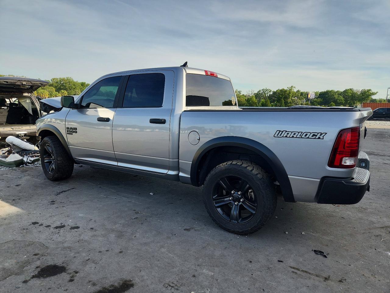 2022 RAM 1500 CLASSIC SLT photo 3