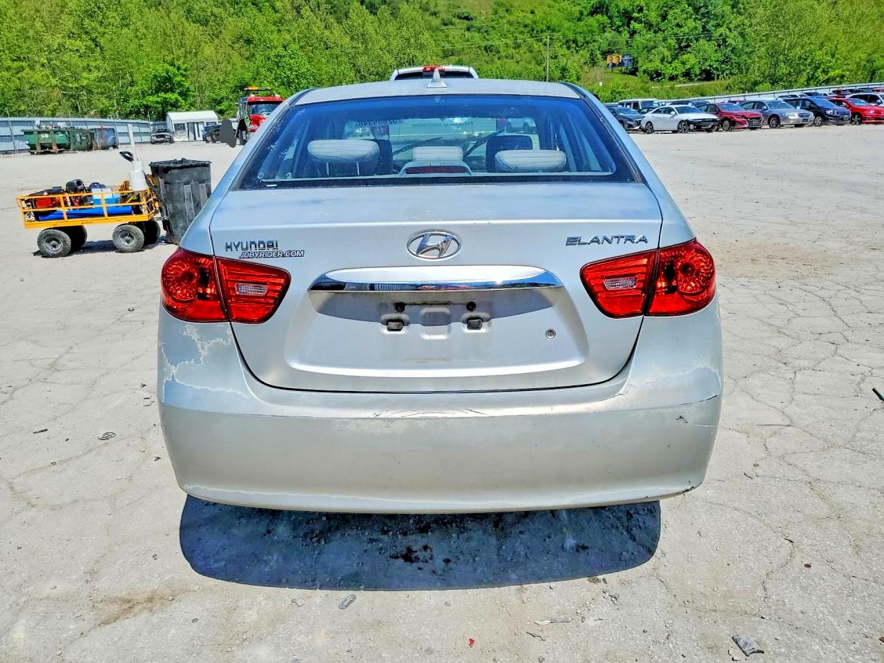 2010 HYUNDAI ELANTRA photo 16