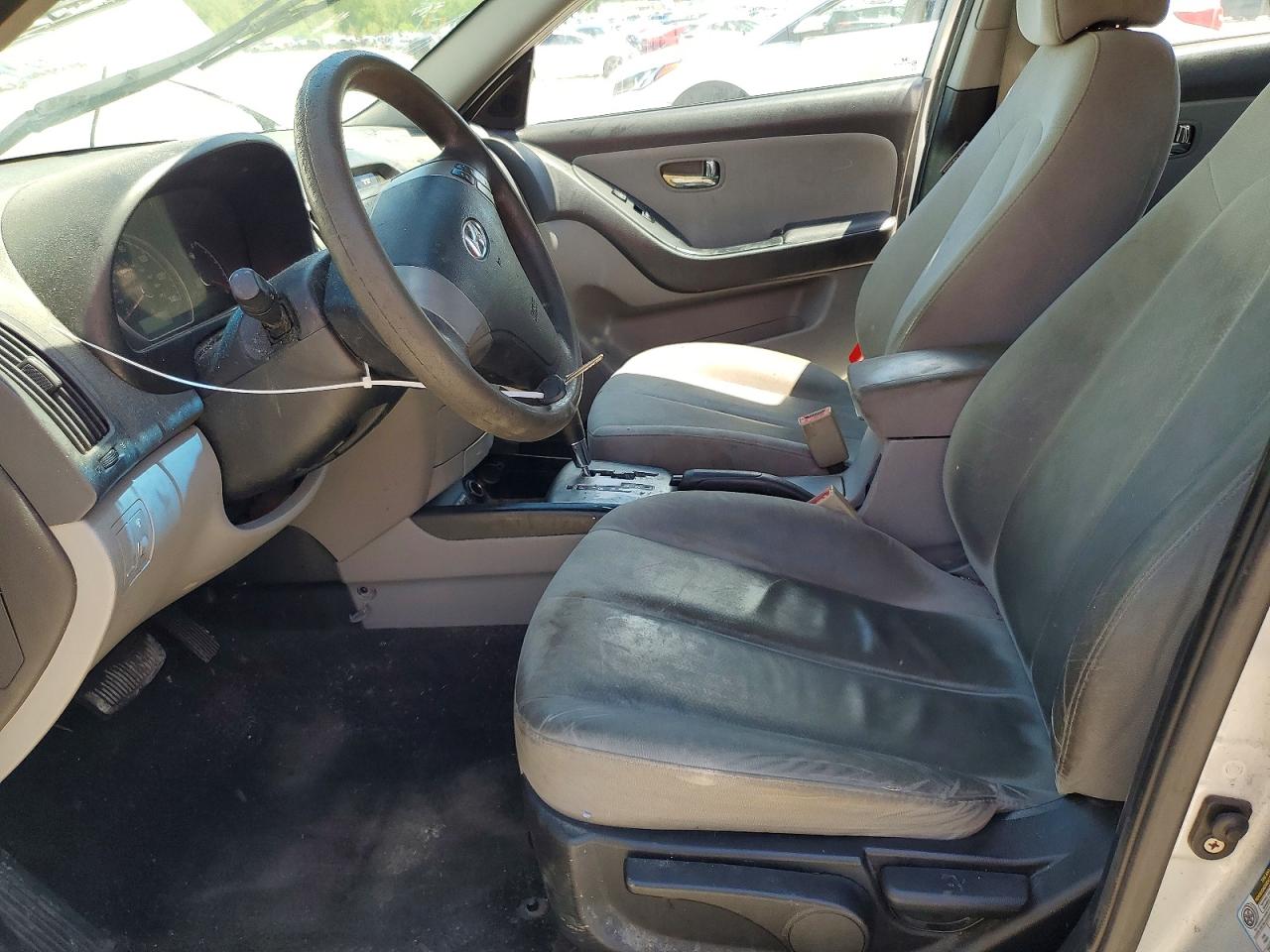 2010 HYUNDAI ELANTRA photo 19
